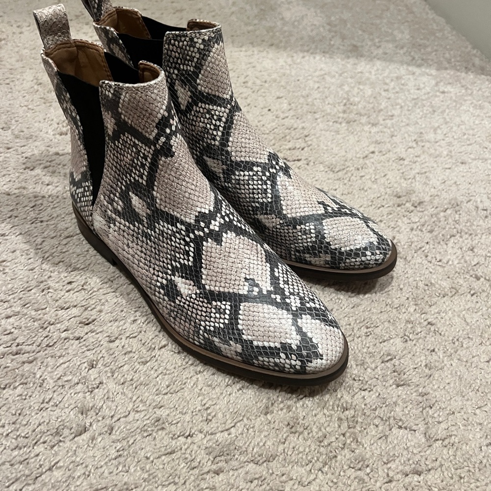 Lucky brand boots BRAND NEW